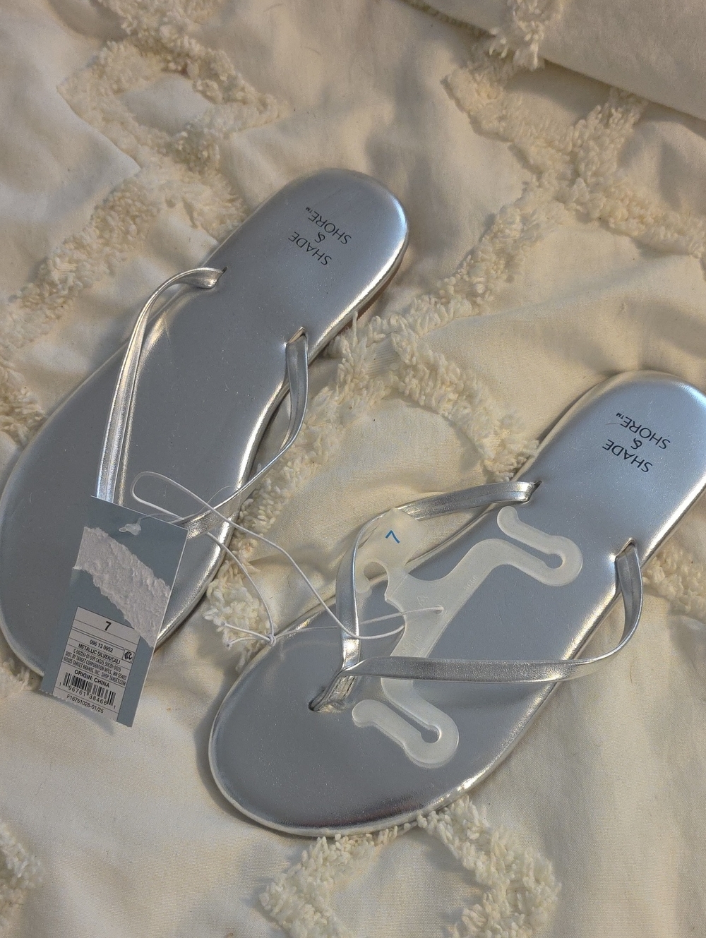 Shade & Shore Metallic Silver Women's Flip Flop Sandals